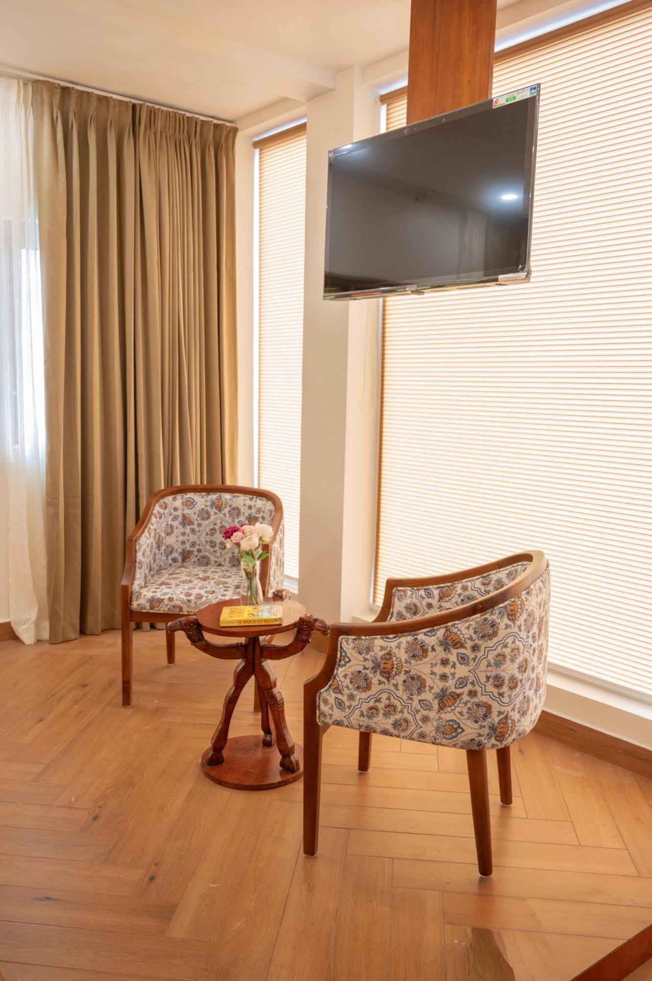 The Lilly'S Stories Hotel Fort Kochi Exterior foto